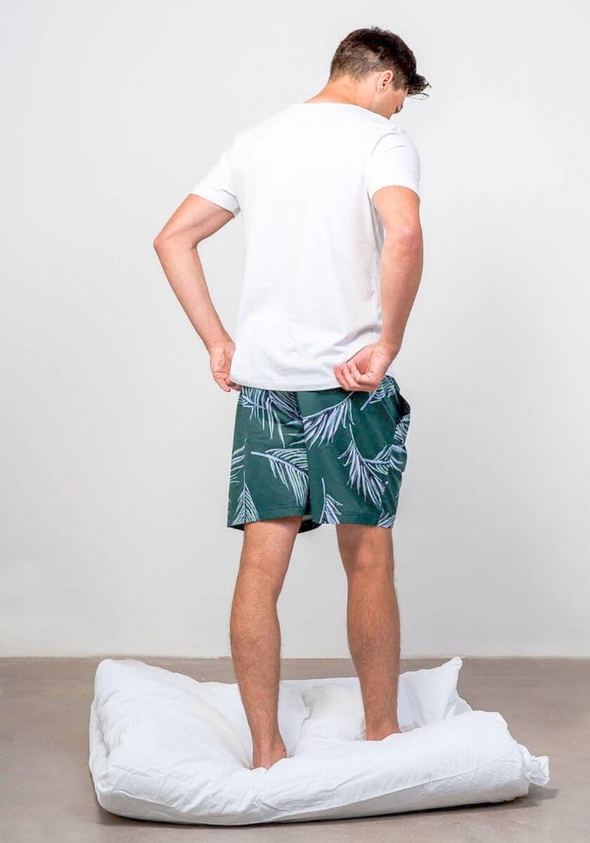 Lightweight cotton shorts for men 